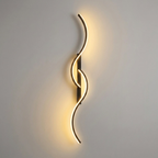 Arandela S-Lines com luz LED amarela em fundo neutro