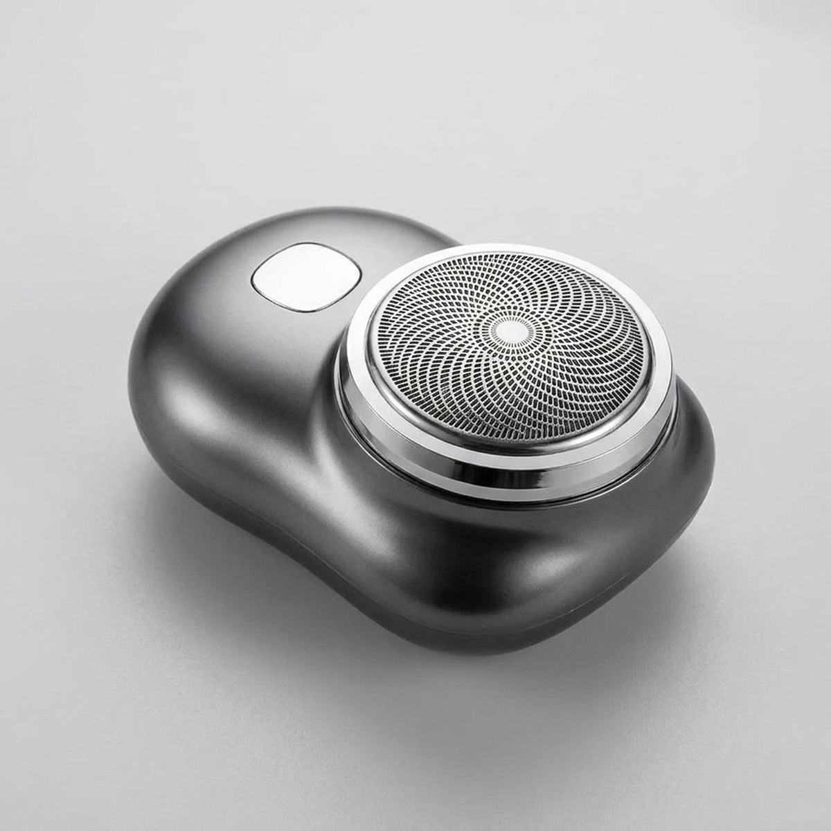 Barbeador elétrico portátil BarberFast à prova d'água - vista em ângulo em fundo neutro