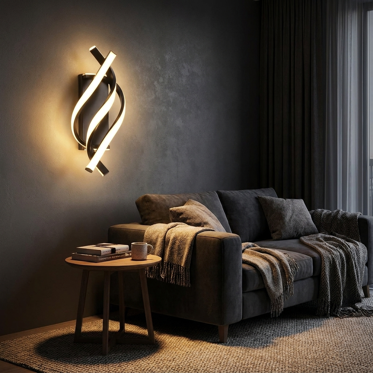 Arandela LED Espiral instalada em parede de sala moderna à noite