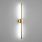 Arandela Ponto Lines dourada com luz LED branca em fundo neutro
