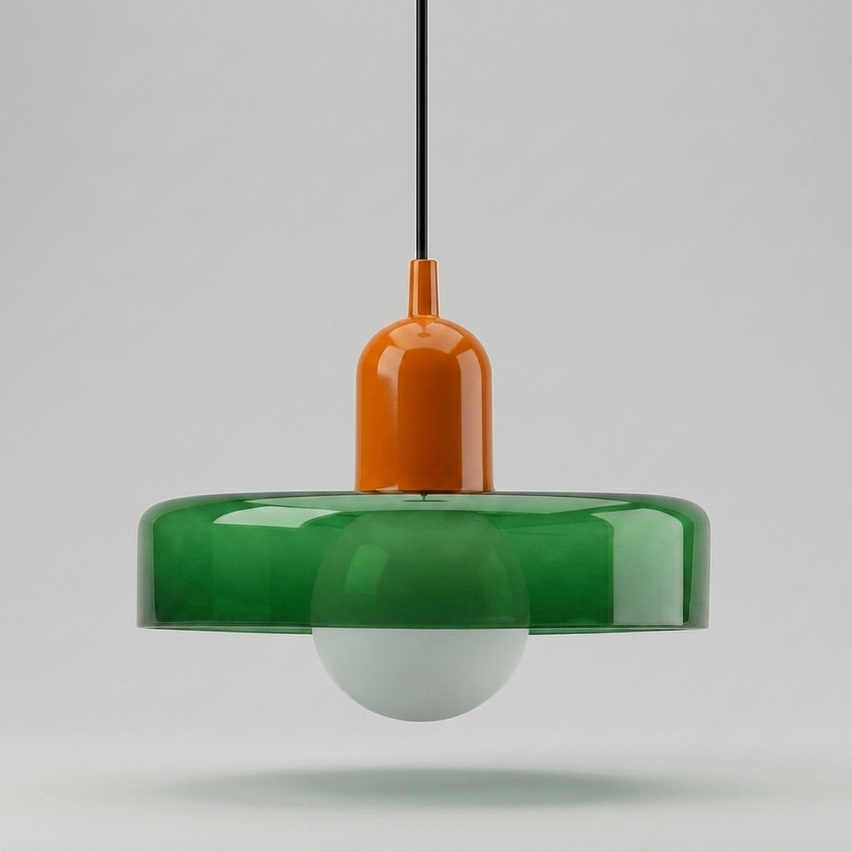 Luminária Pendente Nórdica laranja e verde em fundo neutro