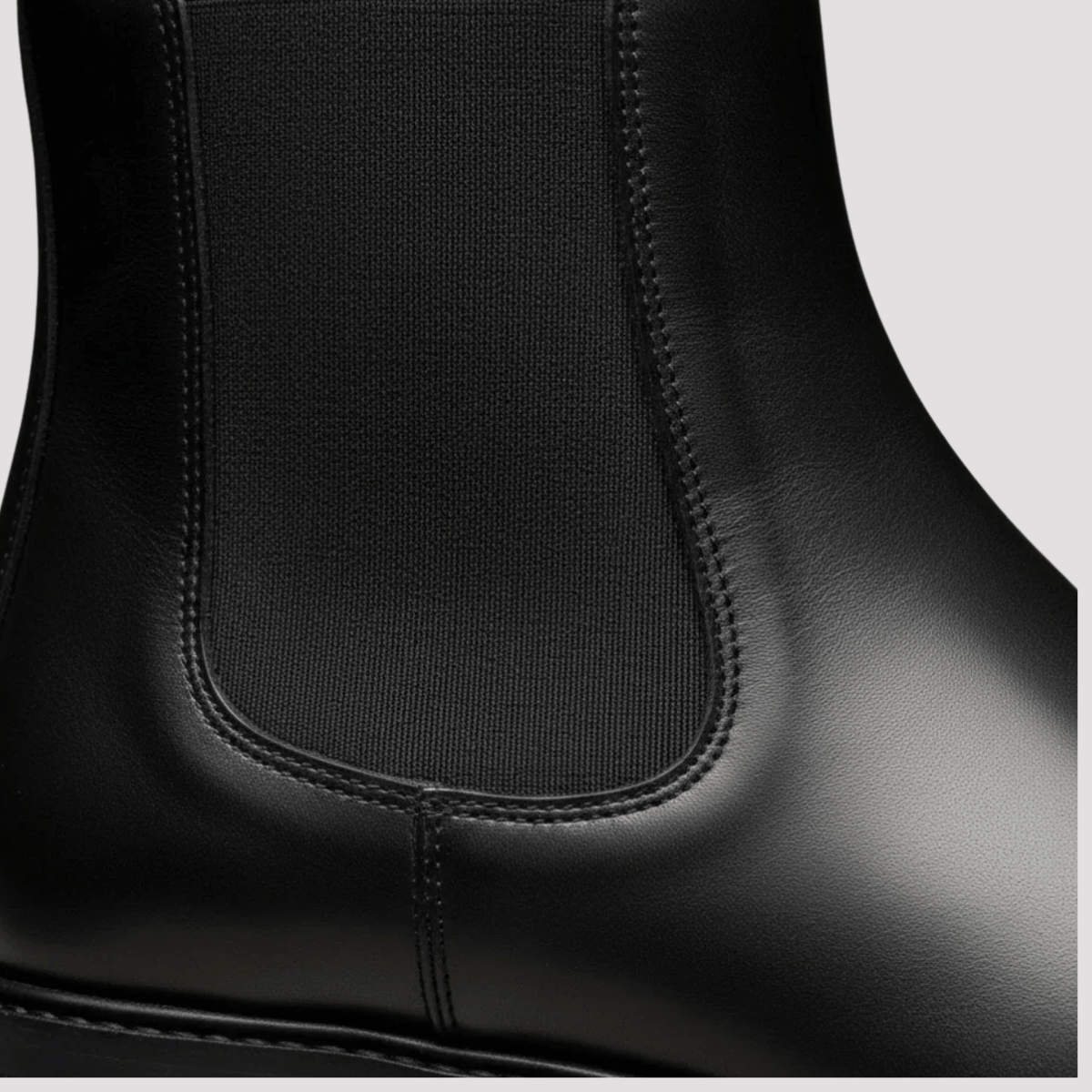 Bota Chelsea Masculina Preta com Salto