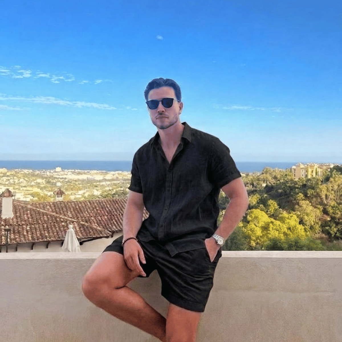 Conjunto Masculino de Linho Preto Com Óculos