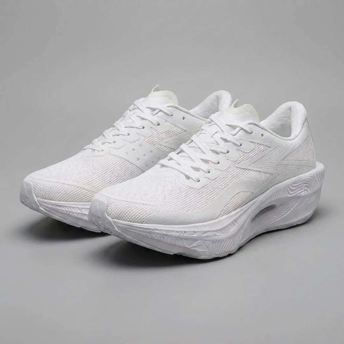 Tênis esportivo ImpulseFit cor branco - fundo neutro
