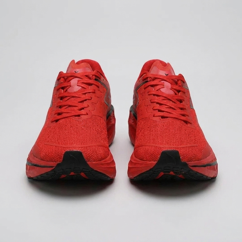 Tênis esportivo ImpulseFit cor vermelho - fundo neutro